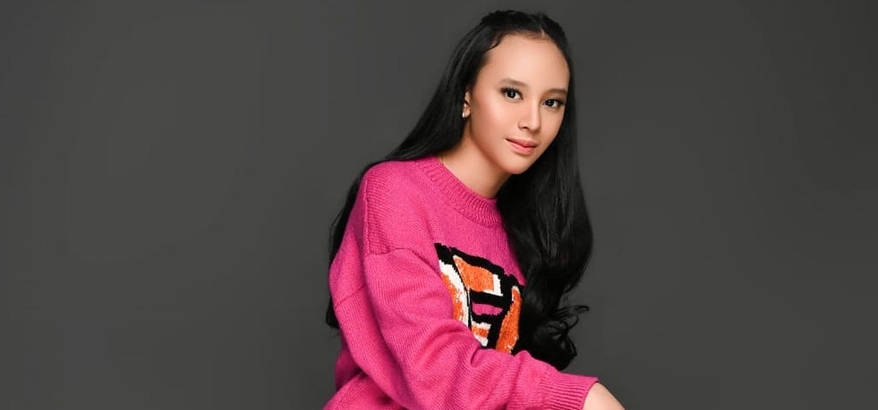 Sosok Dinda Ghania, Penyanyi Muda yang Sukses Mencuri Perhatian Publik
